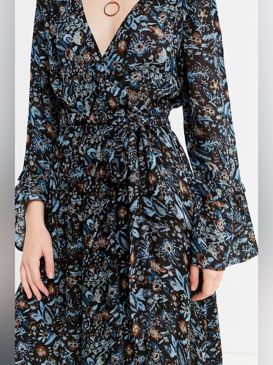 Urban Outfitters Dresses & Skirts - UO Floral Maxi Dress